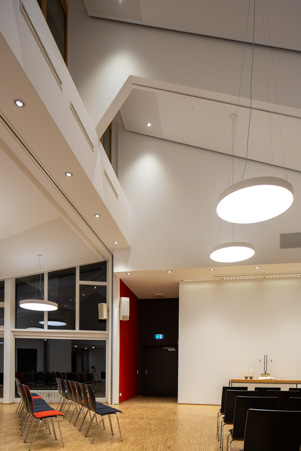 Großer Saal mit Blick auf den neuen Notausgang