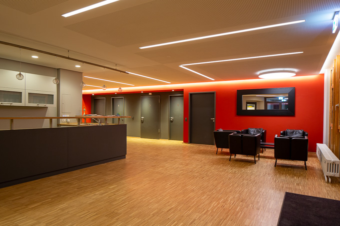 Foyer vom Eingang mit neuer Sitzgruppe